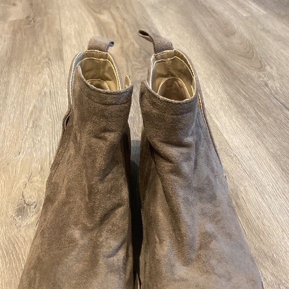 Steve Madden Flutter Boots - Picture 10 of 10